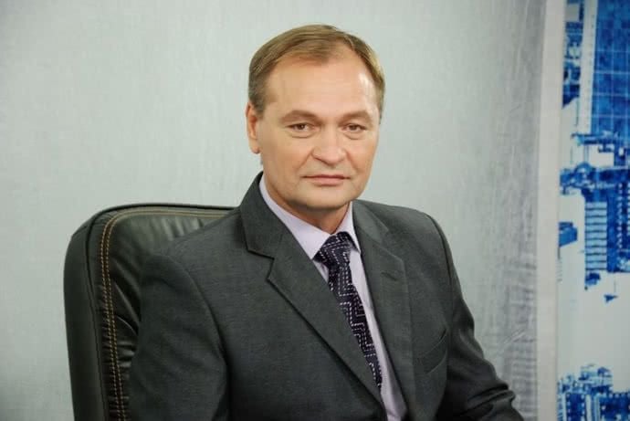 Нардеп Пономарев выхватил из рук и забрал мобильный телефон журналиста Марусенко